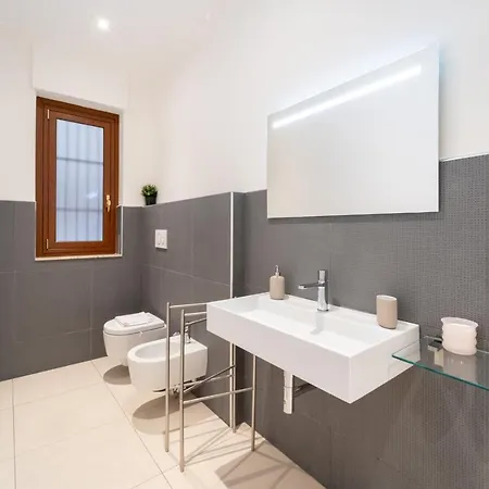 Exclusive 2 Bedroom Center Catania