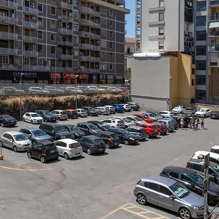 Exclusive 2 Bedroom Center Apartament